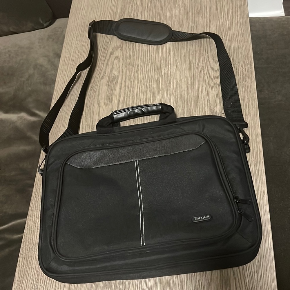 Targus Laptop Shoulder Bag (15.6” Intellect Sleeve with Strap) - Never Used